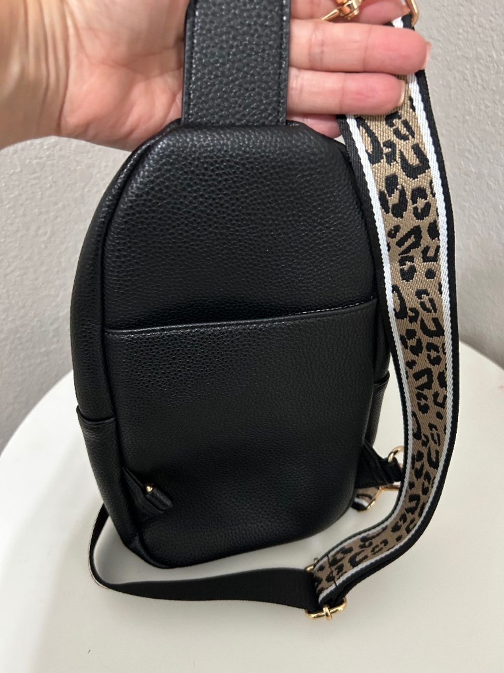 **Black Crossbody Travel Purse Animal Print Adjustable Strap Multi-Pocket